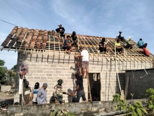 Di Balik Bedah Rumah TMMD Kediri ke-127, Ada Kisah Sumiin dan Tembok yang Menguatkan Harapan Di Balik Bedah Rumah TMMD Kediri ke-127, Ada Kisah Sumiin dan Tembok yang Menguatkan Harapan